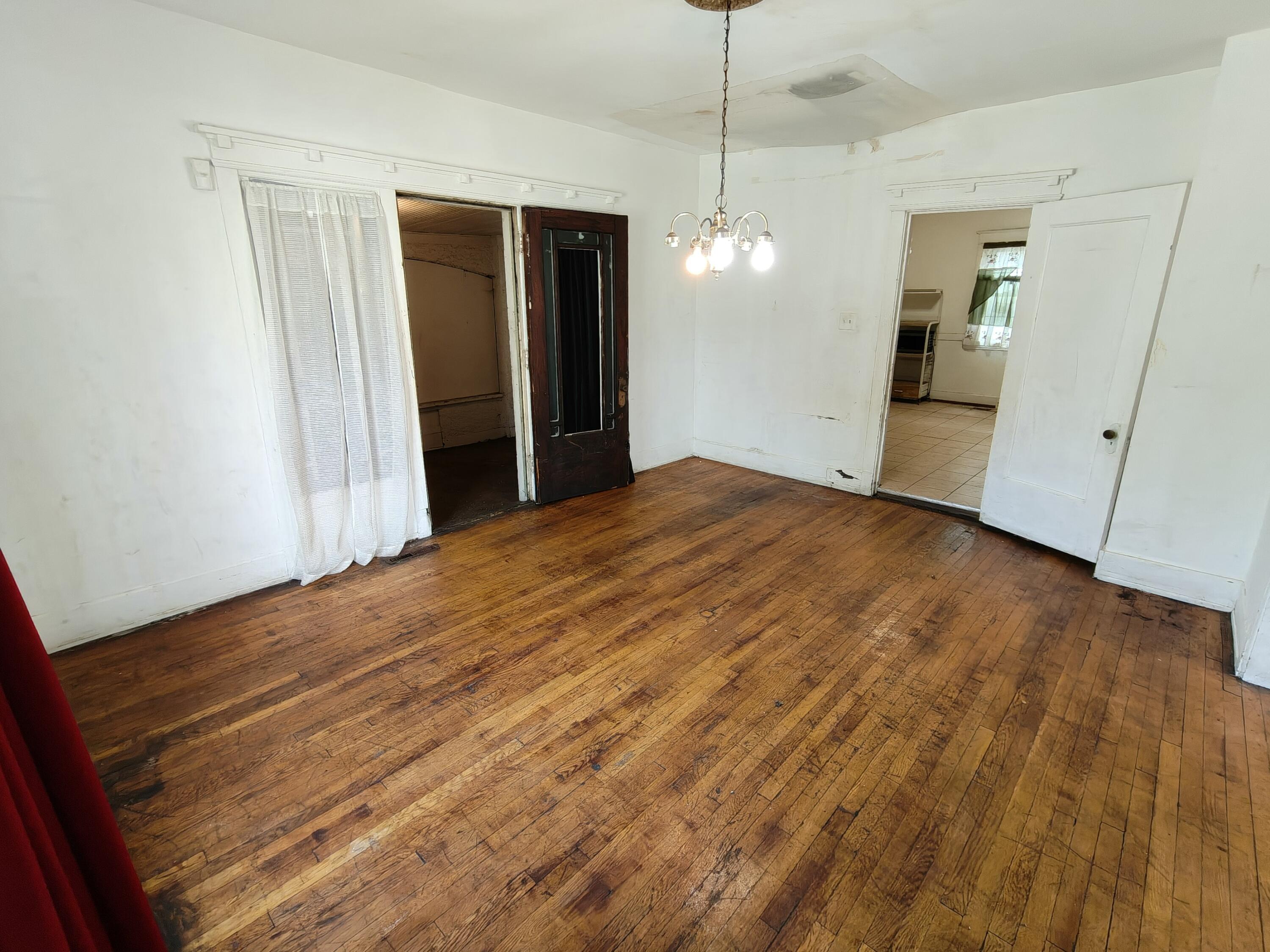 701 Tyler Street Gary, IN 46402 - Photo 8 of 37 3000x2250