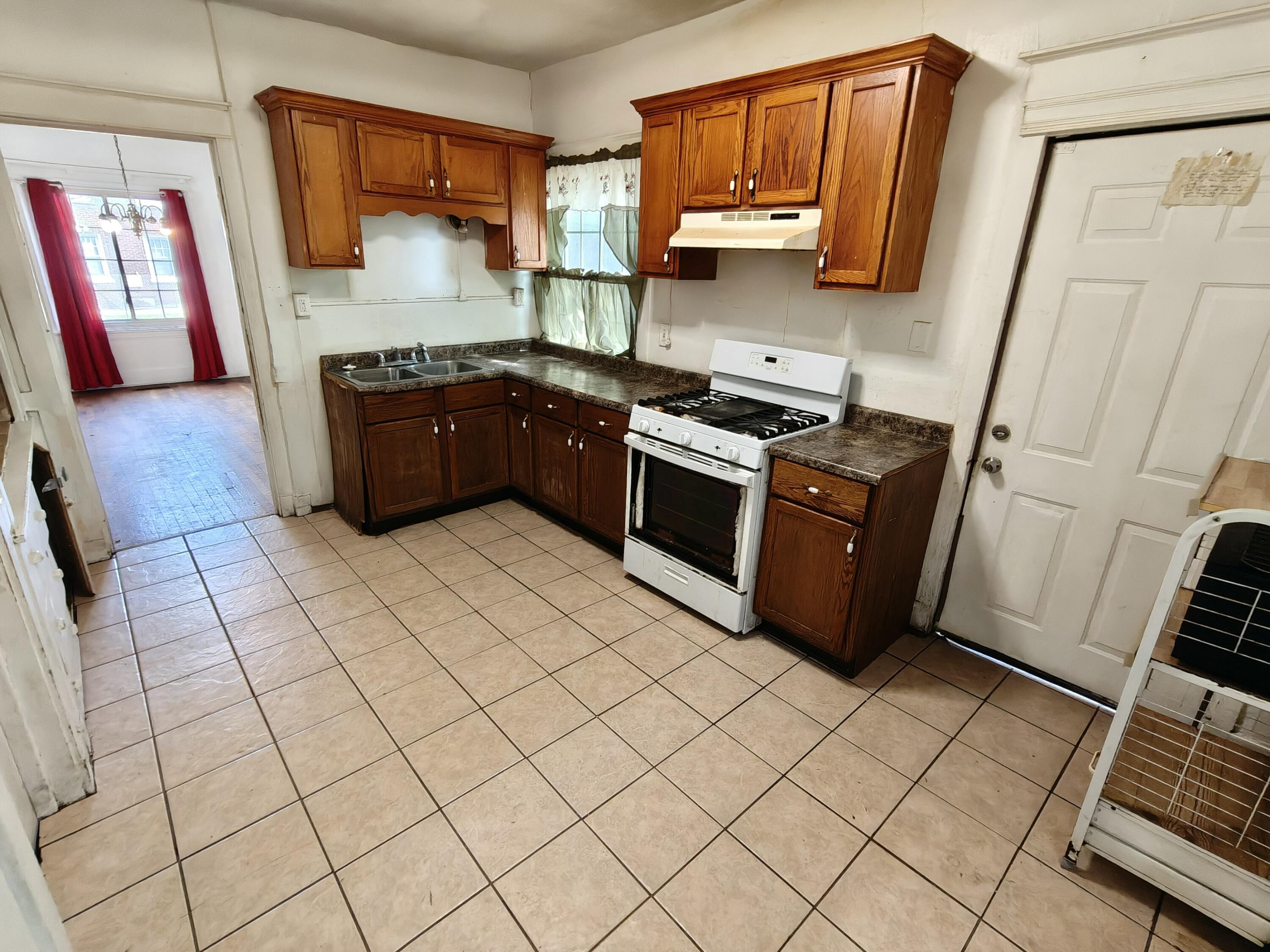 701 Tyler Street Gary, IN 46402 - Photo 10 of 37 3000x2250