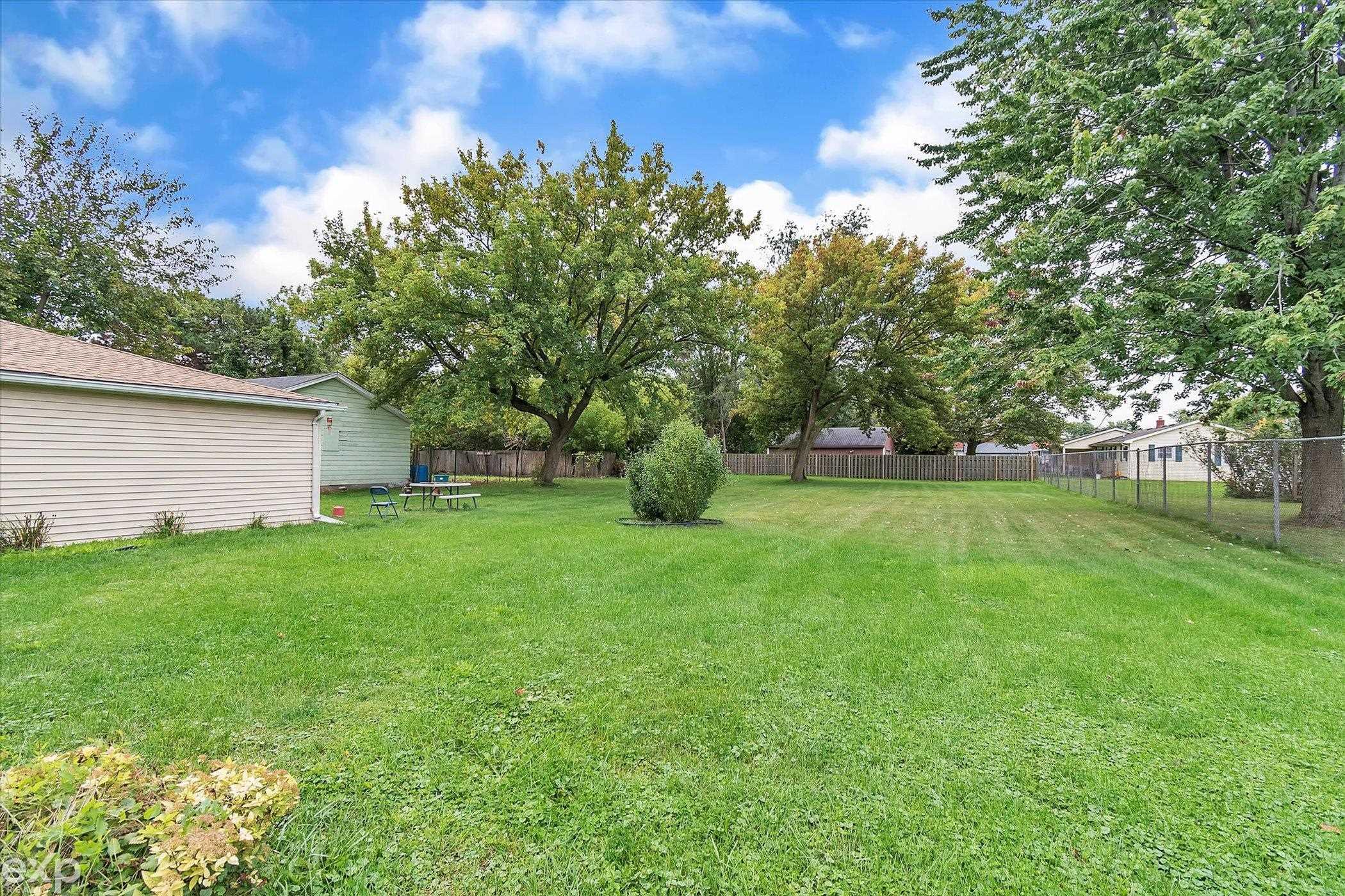 4804 Hess Road Saginaw, MI 48601 - Photo 28 of 31 50092047-27.JPG