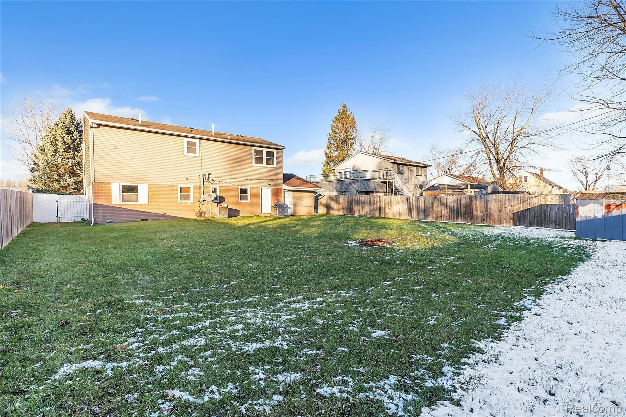 48637 Bemis Road Belleville, MI 48111 - Photo 39 of 42 39-48637 Bemis Rd-WindowStill-Real-.jpg