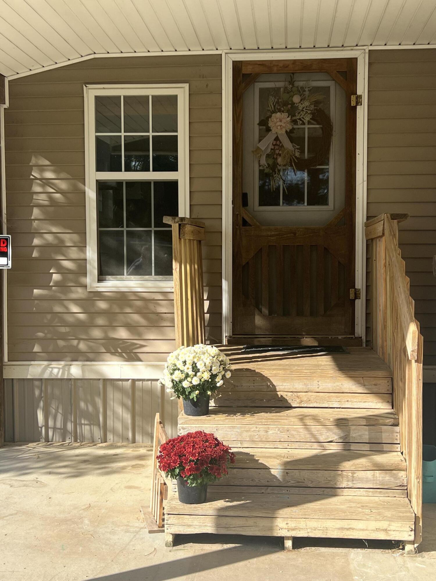 2160 North Shaytown Road Vermontville, MI 49096 - Photo 2 of 19 IMG_3588