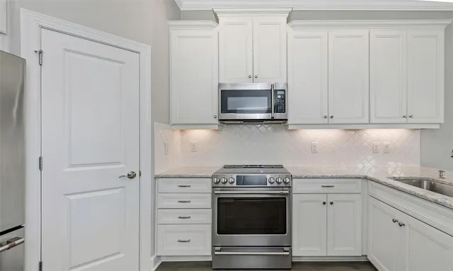 $4,650 | 4063 Rocky Shores Drive, Tampa, FL 33634