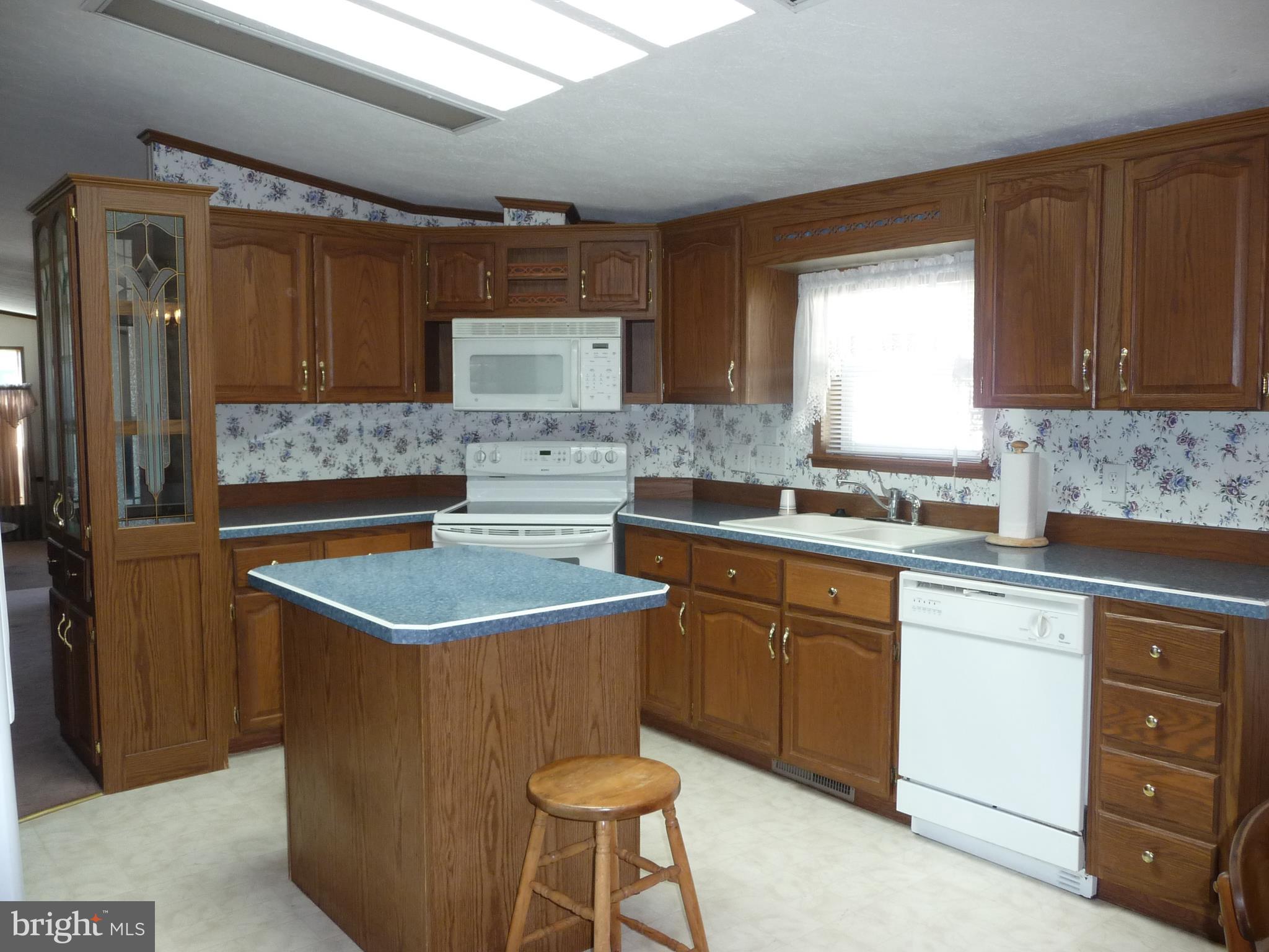 308 Ridge Road, Unit CEDAR Elizabethtown, PA 17022 - Photo 11 of 54 Kitchen