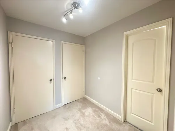 $269,900 | 806 Wax Myrtle Lane, Houston, TX 77079