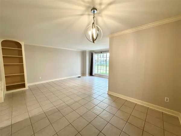 $269,900 | 806 Wax Myrtle Lane, Houston, TX 77079