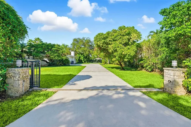 $3,999,000 | 13150 Southwest 69th Avenue, Pinecrest, FL 33156