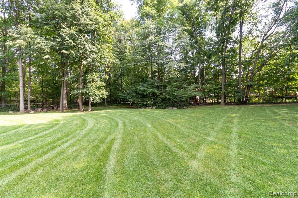 524 Trinway Road Troy, MI 48085 - Photo 8 of 75