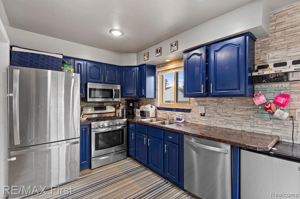 17841 Edgefield Drive Clinton Township, MI 48035 - Photo 10 of 20 Gallery Image 10