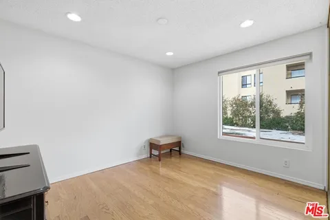 $479,990 | 15155 Sherman Way, Unit 47, Van Nuys, CA 91405