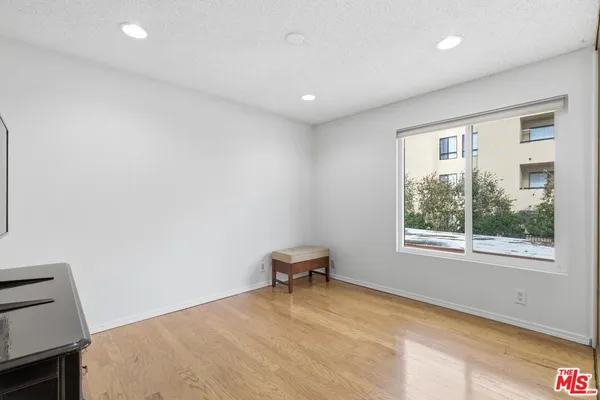 $479,990 | 15155 Sherman Way, Unit 47, Van Nuys, CA 91405