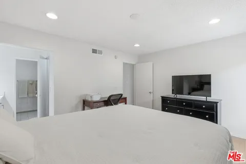 $465,000 | 15155 Sherman Way, Unit 47, Van Nuys, CA 91405