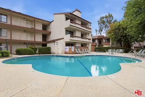 $465,000 | 15155 Sherman Way, Unit 47, Van Nuys, CA 91405