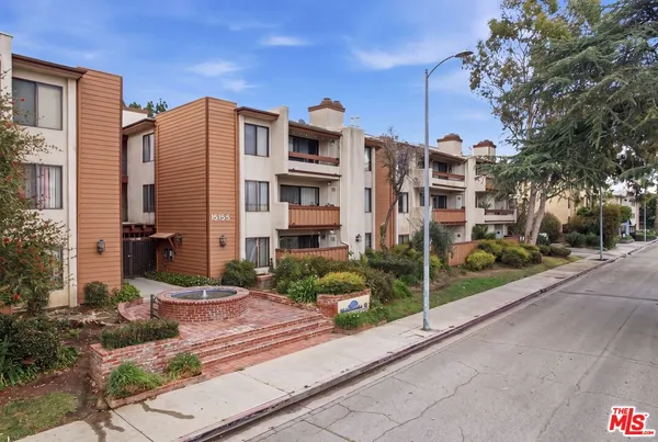 $479,990 | 15155 Sherman Way, Unit 47, Van Nuys, CA 91405