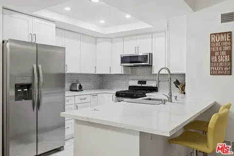 $479,990 | 15155 Sherman Way, Unit 47, Van Nuys, CA 91405