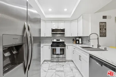 $479,990 | 15155 Sherman Way, Unit 47, Van Nuys, CA 91405