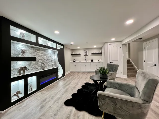 $294,900 | 15737 Dante Drive, South Holland, IL 60473