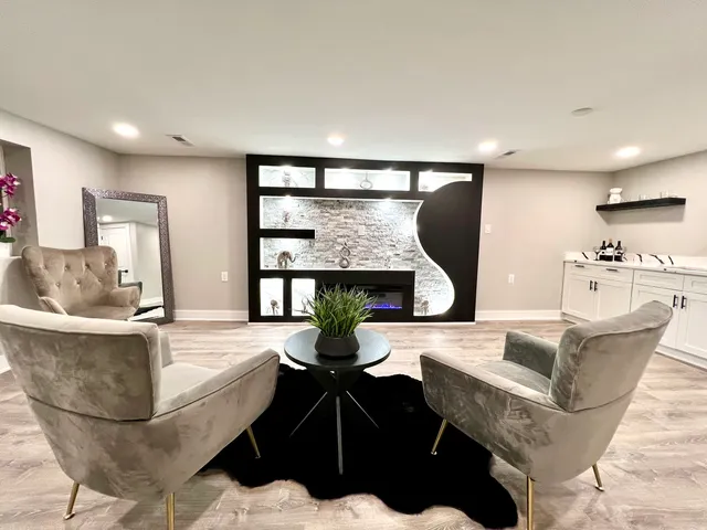 $294,900 | 15737 Dante Drive, South Holland, IL 60473