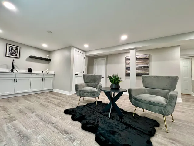 $294,900 | 15737 Dante Drive, South Holland, IL 60473