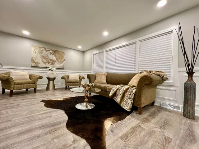 $294,900 | 15737 Dante Drive, South Holland, IL 60473