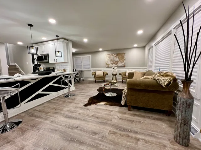 $294,900 | 15737 Dante Drive, South Holland, IL 60473