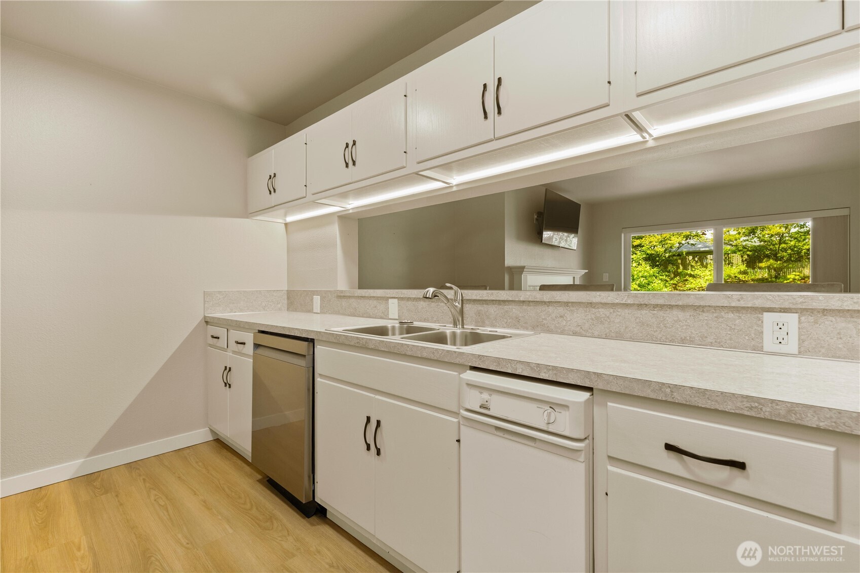 2021 North Laventure Road, Unit 107 Mount Vernon, WA 98273 - Photo 8 of 25