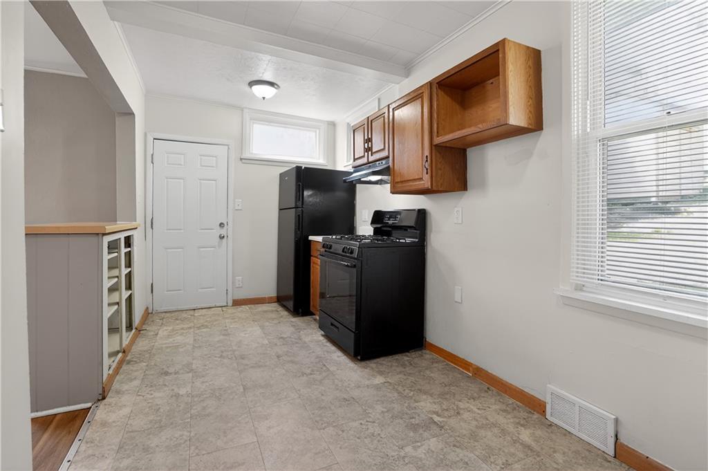 308 Rustic Avenue Pittsburgh, PA 15210 - Photo 19 of 40