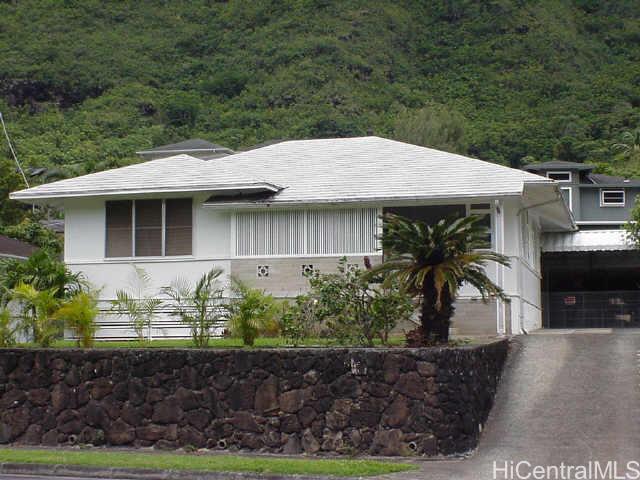 3158 Manoa Road Honolulu, HI 96822 - Photo 1 of 1 a view of a house with sitting area