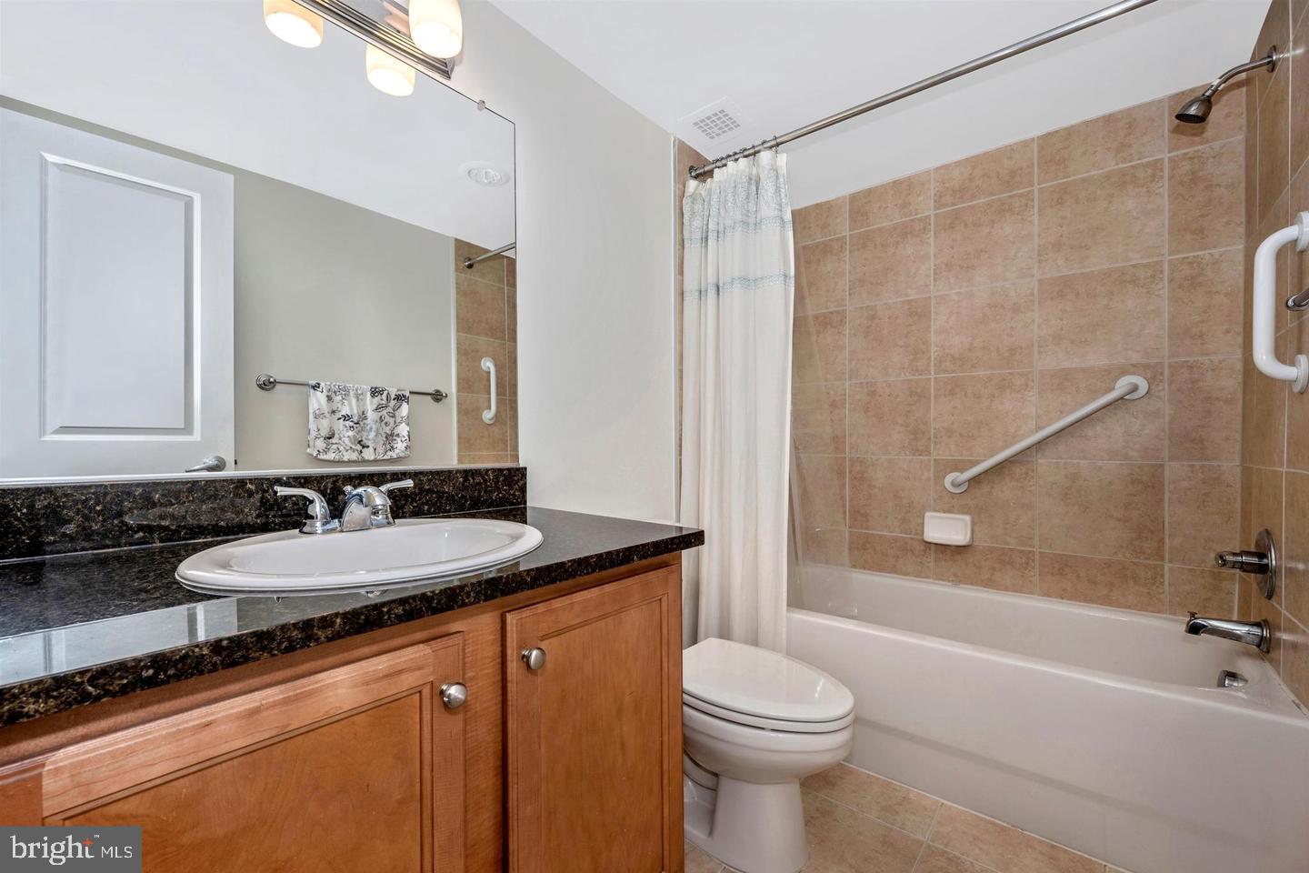 1220 Blair Mill Road, Unit 602 Silver Spring, MD 20910 - Photo 9 of 28 Bath