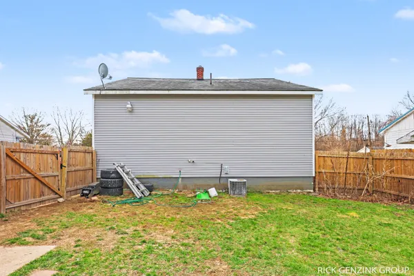 $279,000 | 614 West High Street, Bangor, MI 49013