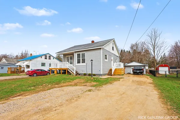 $279,000 | 614 West High Street, Bangor, MI 49013