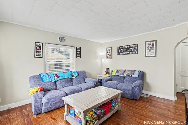 $279,000 | 614 West High Street, Bangor, MI 49013