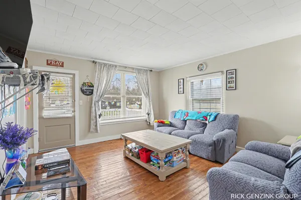 $279,000 | 614 West High Street, Bangor, MI 49013