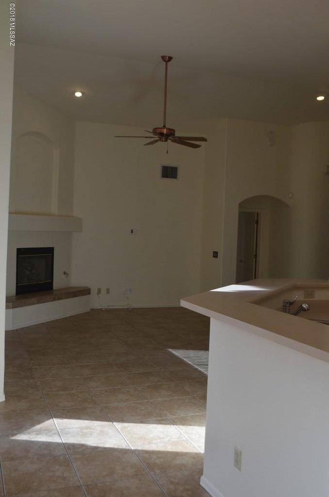 11240 North Sawtooth Road Oro Valley, AZ 85737 - Photo 11 of 44