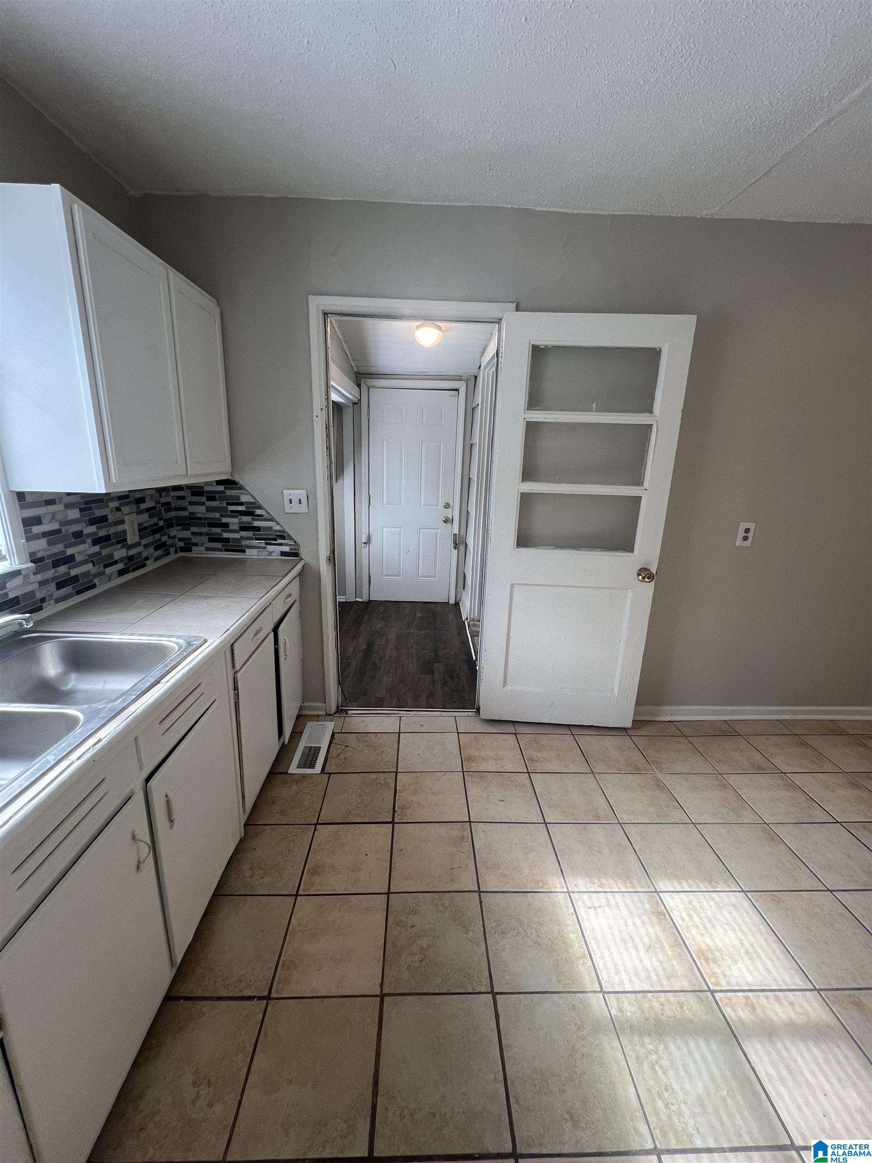 804 48th Place Fairfield, AL 35064 - Photo 8 of 17