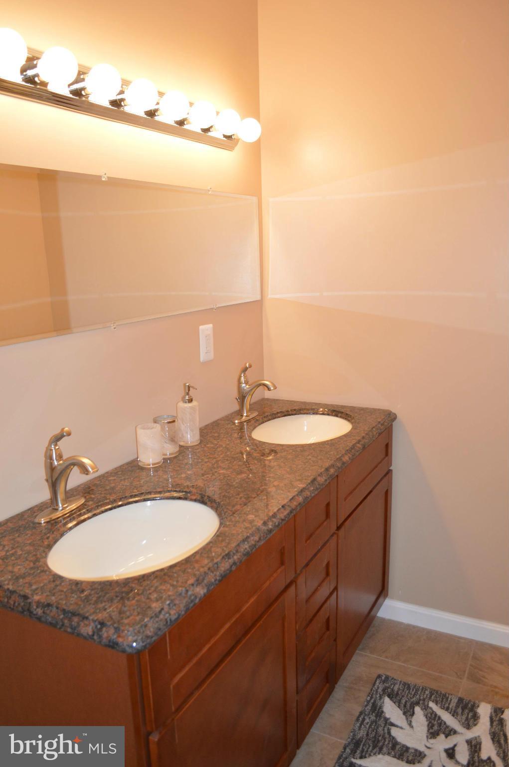 5803 Clover Road Baltimore, MD 21215 - Photo 11 of 24 Bath (Master)
