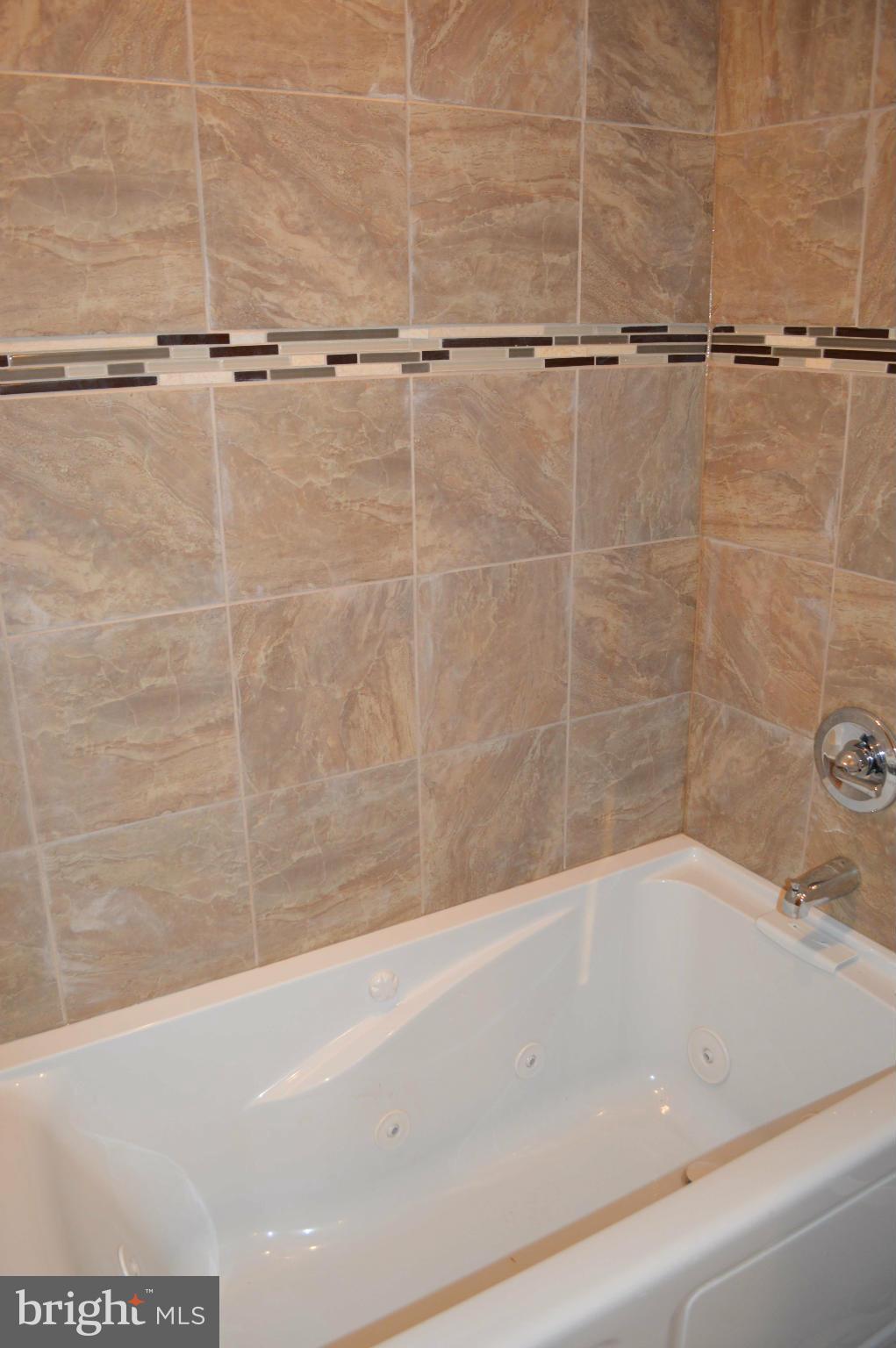 5803 Clover Road Baltimore, MD 21215 - Photo 13 of 24 Bath (Master)