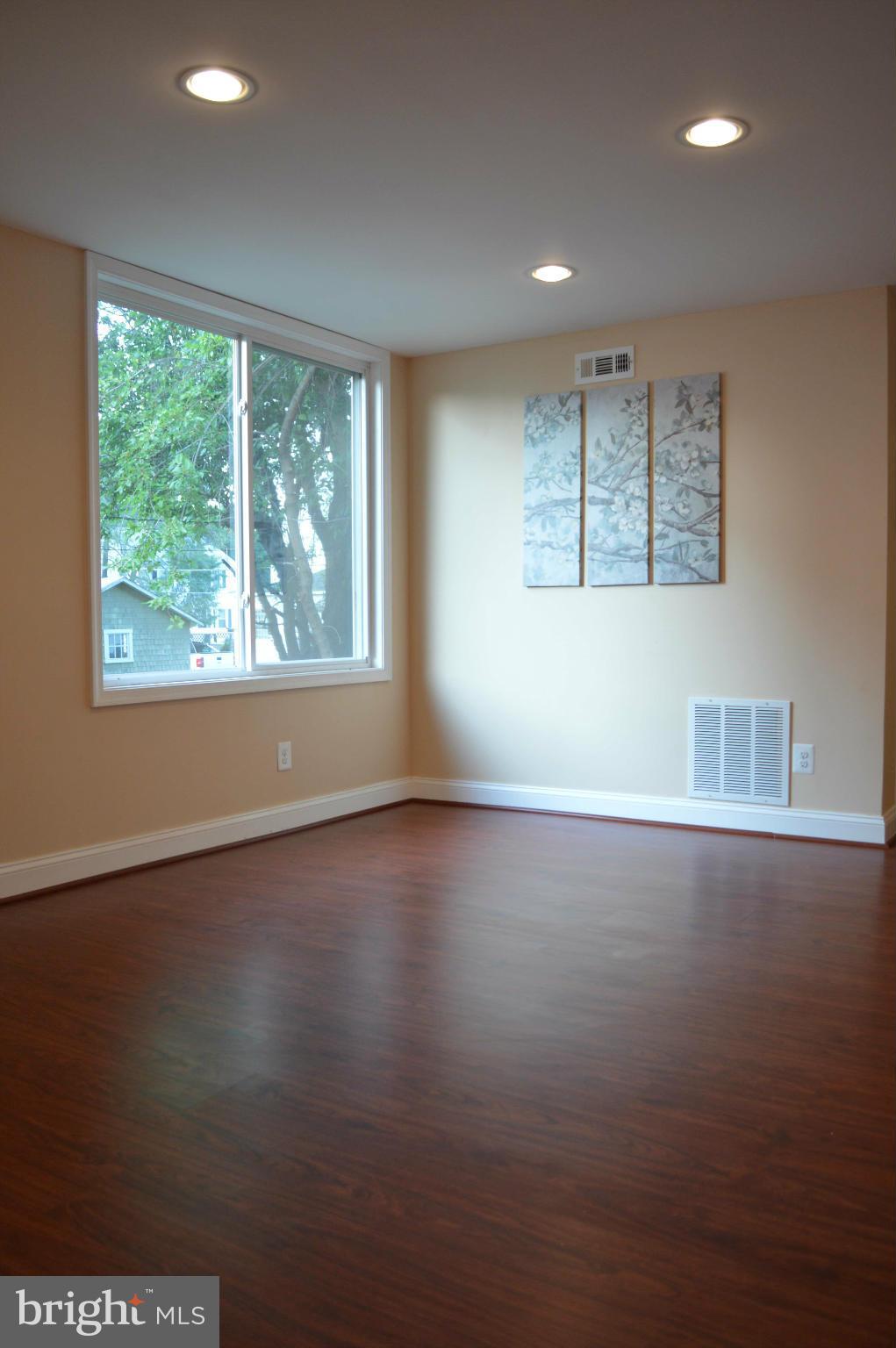 5803 Clover Road Baltimore, MD 21215 - Photo 9 of 24 Dining Room