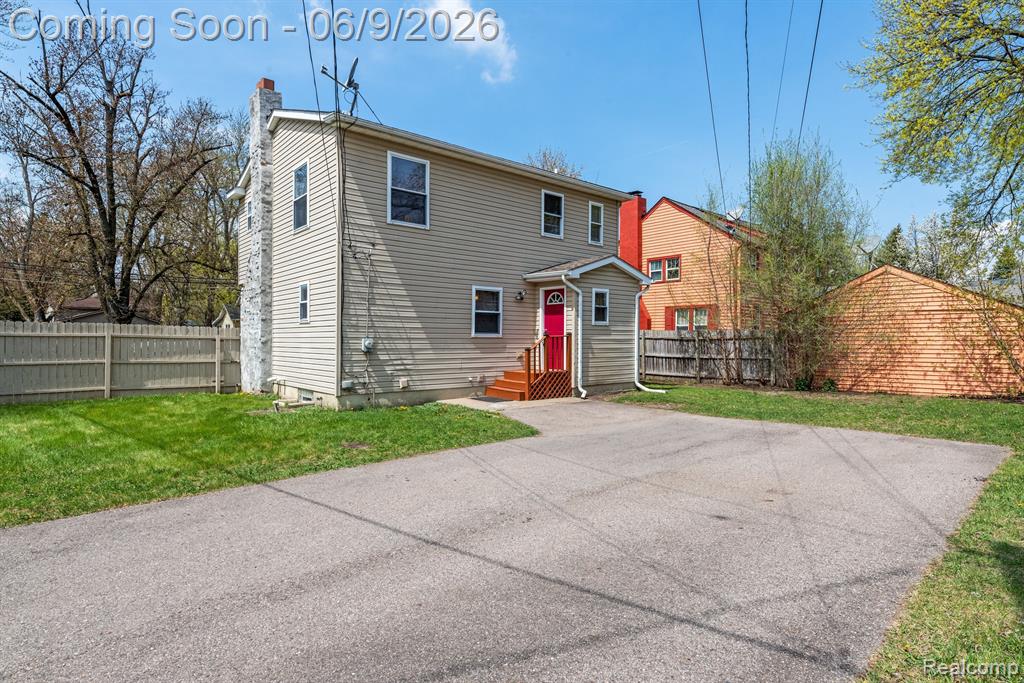 3260 Sashabaw Road Waterford, MI 48329 - Photo 5 of 34
