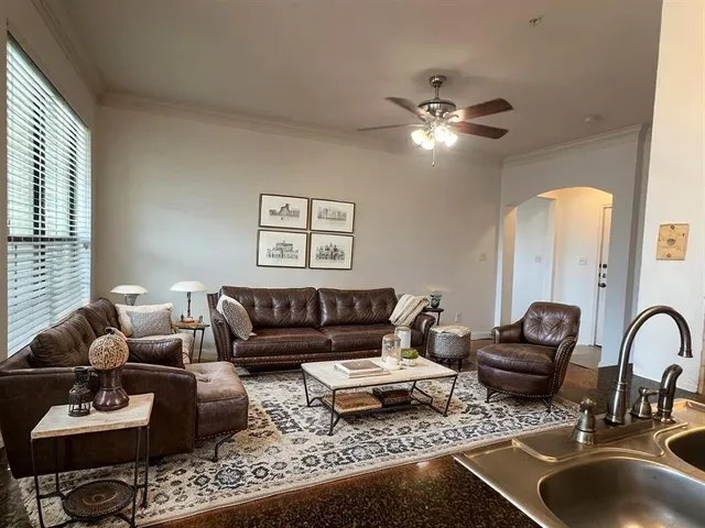 $1,750 | 7701 Rialto Boulevard, Unit 1232, Austin, TX 78735