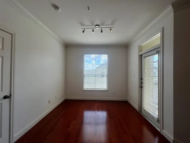 $1,750 | 7701 Rialto Boulevard, Unit 1232, Austin, TX 78735