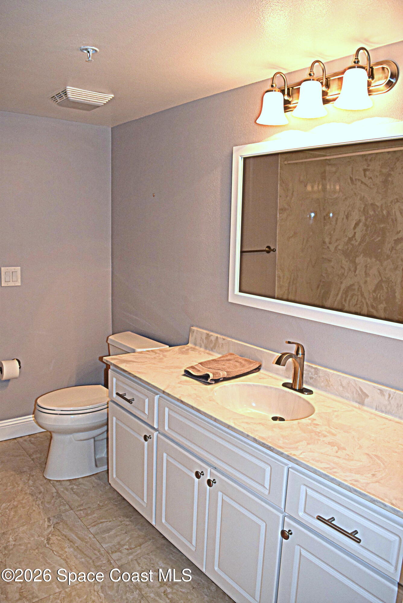 801 Del Rio Way, Unit 502 Merritt Island, FL 32953 - Photo 15 of 25 2nd Bathroom