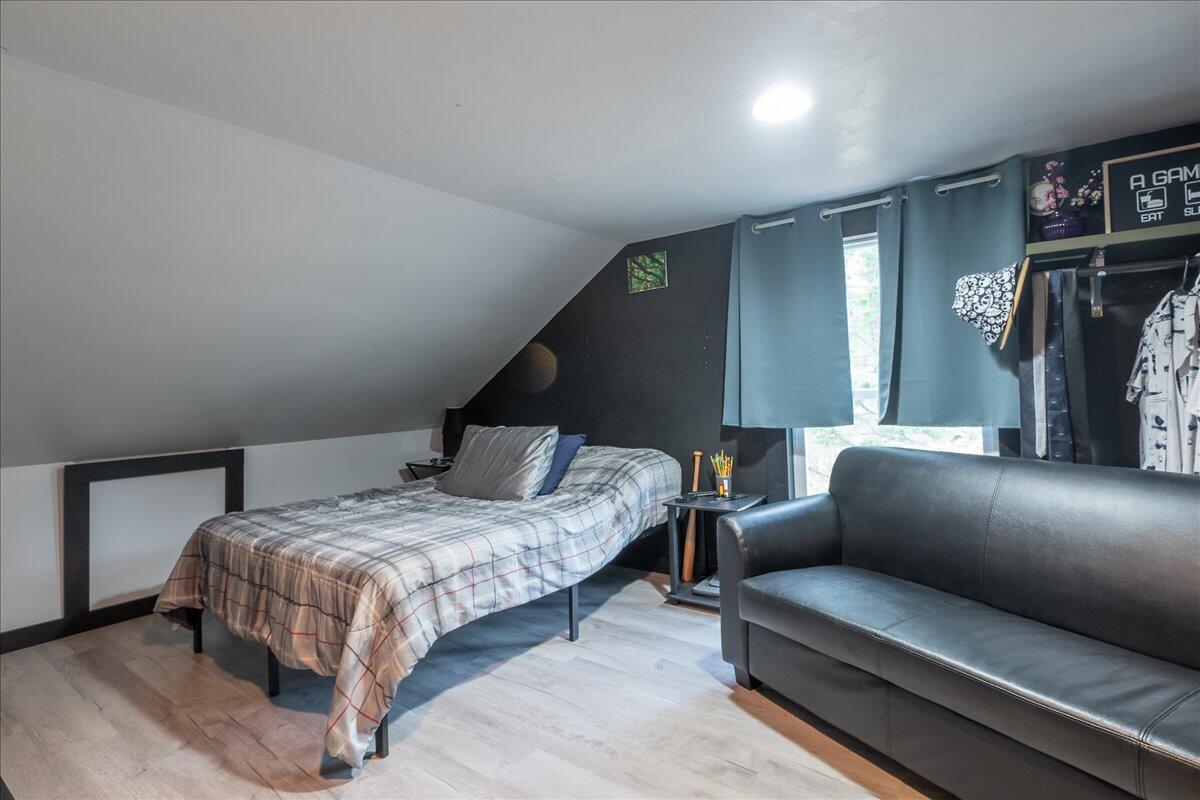 80 Cobb Road Camden, ME 04843 - Photo 15 of 30 upstairs bedroom