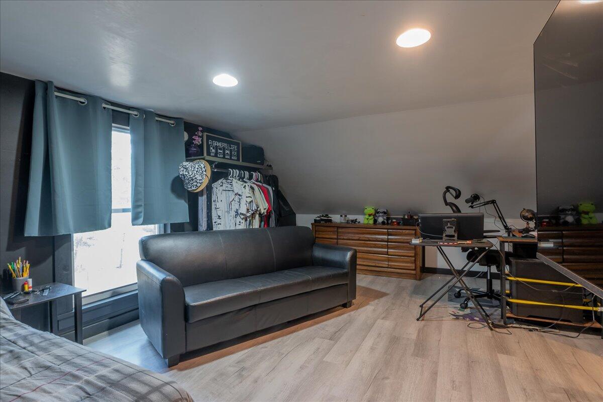 80 Cobb Road Camden, ME 04843 - Photo 16 of 30 upstairs bedrrom