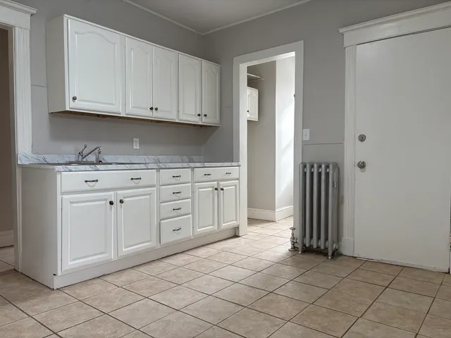 $2,250 | 797 Carew Street, Unit 1, Springfield, MA 01104