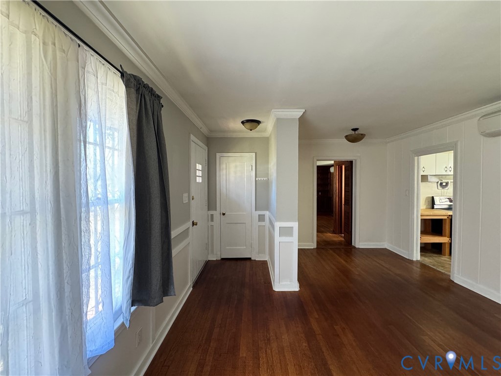 7803 Hermitage Road Henrico, VA 23228 - Photo 5 of 34