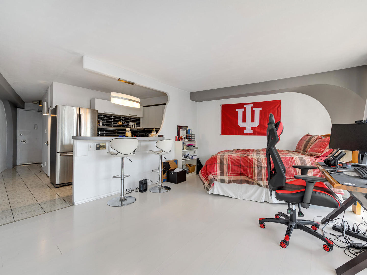 300 North State Street, Unit 4802 Chicago, IL 60654 - Photo 5 of 15 a view of a room with gym equipment