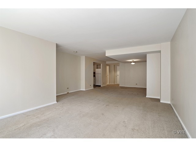 40 East 9th Street, Unit 804 Chicago, IL 60605 - Photo 5 of 16 a view of an empty room
