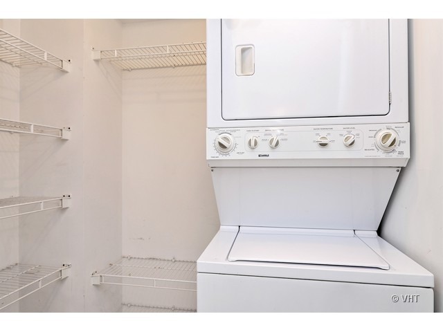 40 East 9th Street, Unit 804 Chicago, IL 60605 - Photo 10 of 16 a close view of utility room