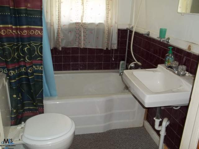 8105 Emigh Road Lexington, MI 48450 - Photo 18 of 22 31162393-17.JPG