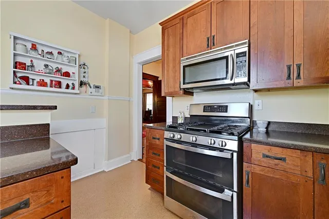 $410,000 | 221 West Front Street, Bonner Springs, KS 66012